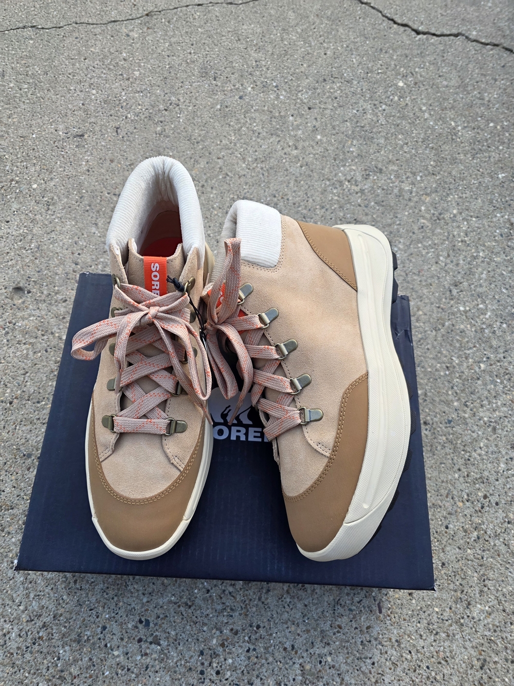 Sorel Beige/Tan Women's Lace-Up Hiker Sneaker Size 9